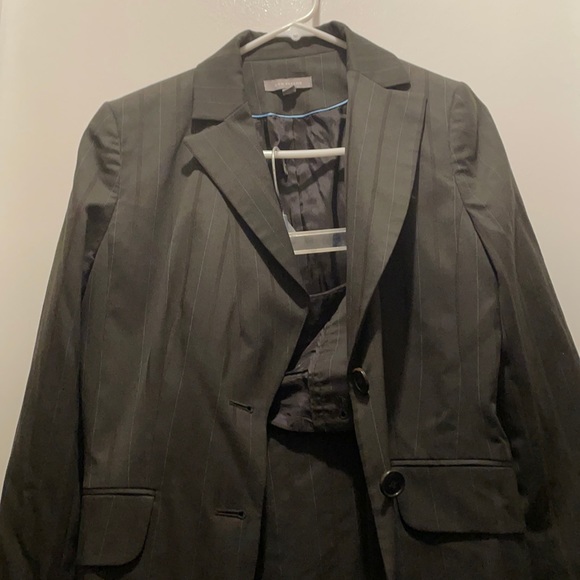 Ann Taylor 2-piece pin striped business suit - Picture 1 of 4